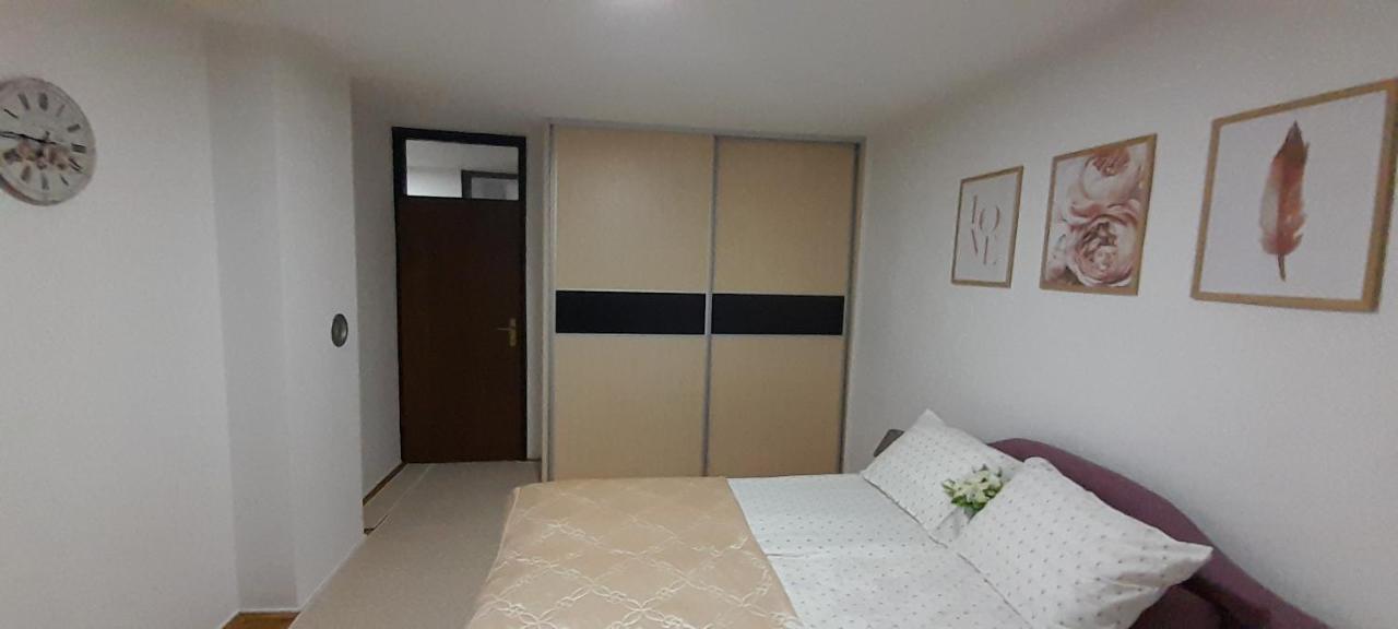 Cozy And Sunny Apartment Near The Airport Saraybosna Dış mekan fotoğraf