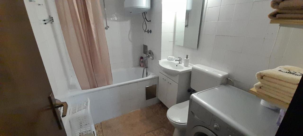Cozy And Sunny Apartment Near The Airport Saraybosna Dış mekan fotoğraf