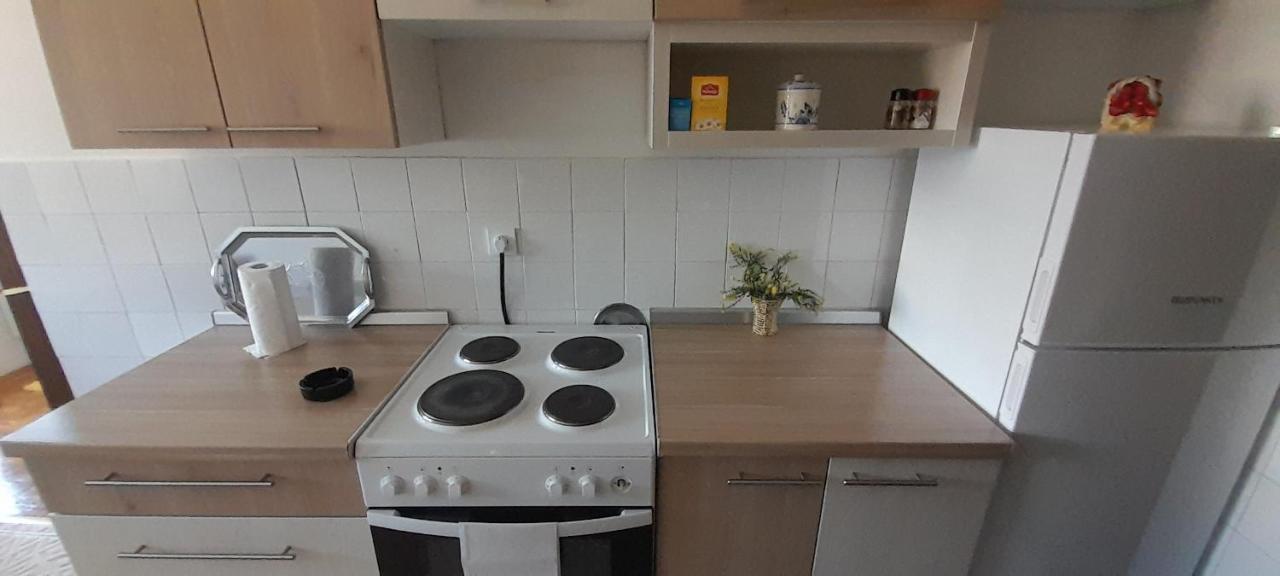 Cozy And Sunny Apartment Near The Airport Saraybosna Dış mekan fotoğraf